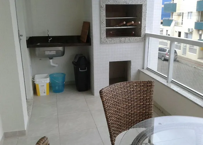 Ótimo Apto. em Bombas Bombinhas